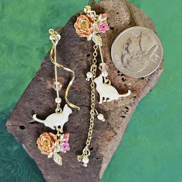 🐈Darling🩷🐈KITTY CAT Mismatched Earrings🐈🩷- NWOT - Picture 4 of 12